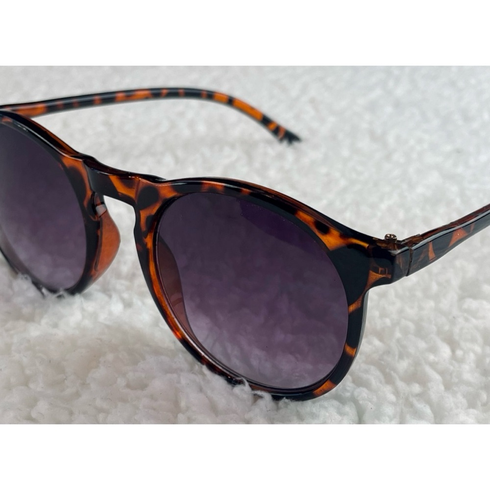 Tortoise Shell Sunglasses with Purple Lenses - Picture 4 of 16